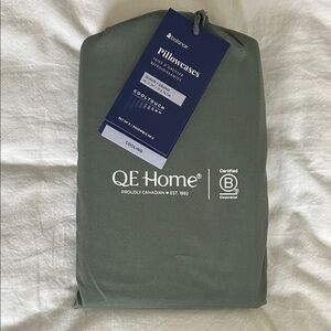 Pair of cooling pillowcases.
